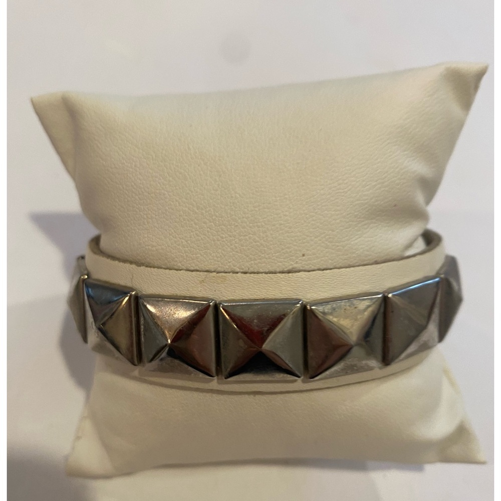 White leather studded adjustable snap studded bracelet 9”L